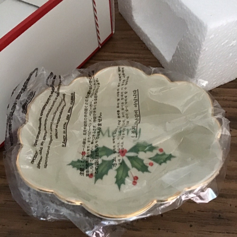 Lenox Holiday Merry Oval Fluted Dish NIB