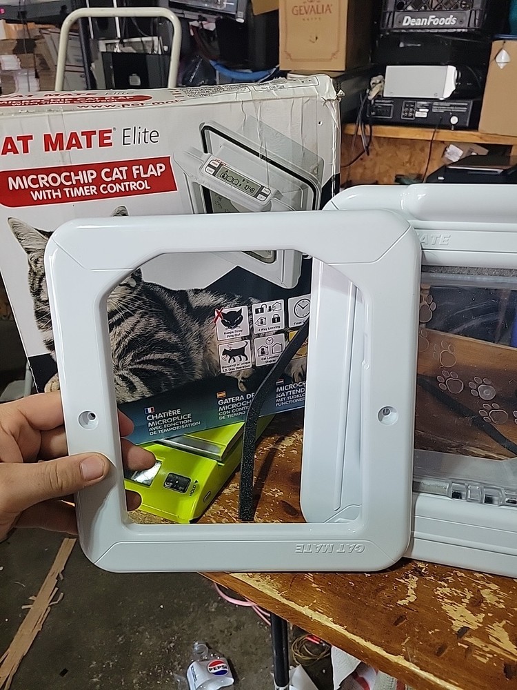 Cat Mate Elite Microchip/ID Disk Cat Flap Timer Control EUC
