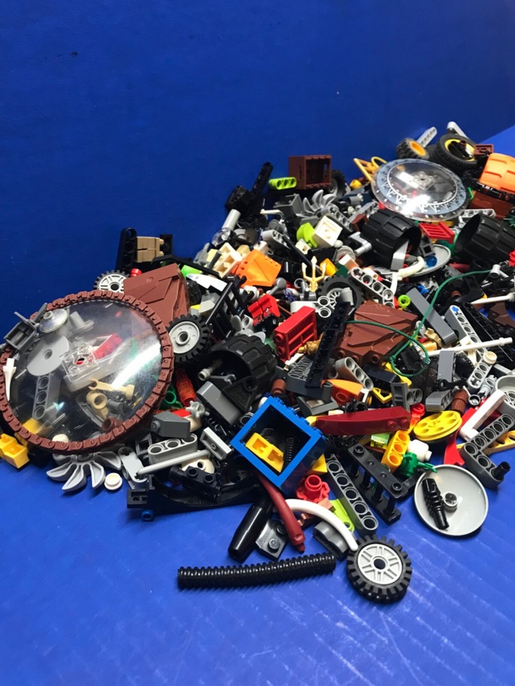 Lego 2 Pound Mixed (Lot 108)