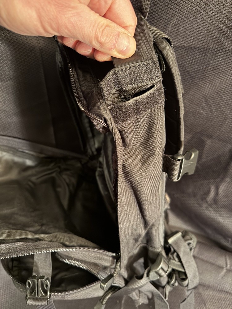 CAMELBAK Maximum Gear Hydration Backpack | Black | Padded Straps | Stowable Belt
