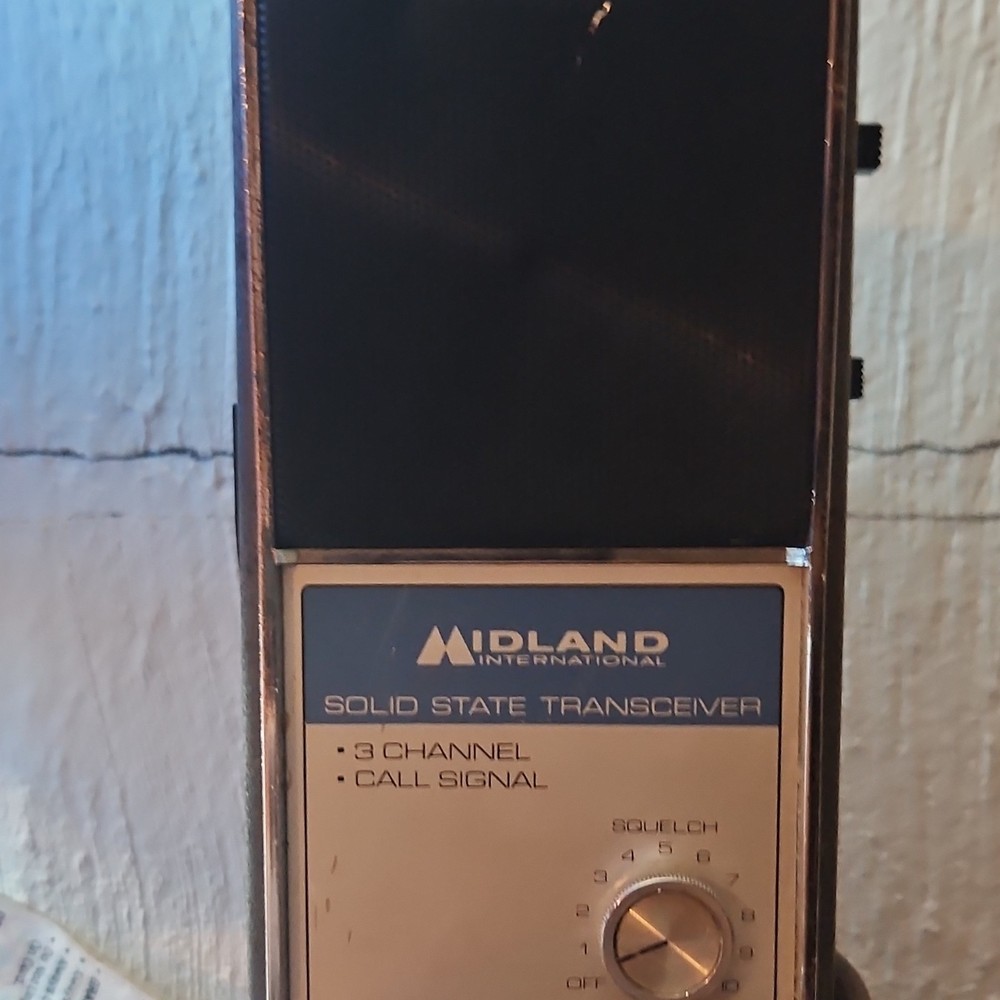 Midland Solid State Transceiver Model 13-124c