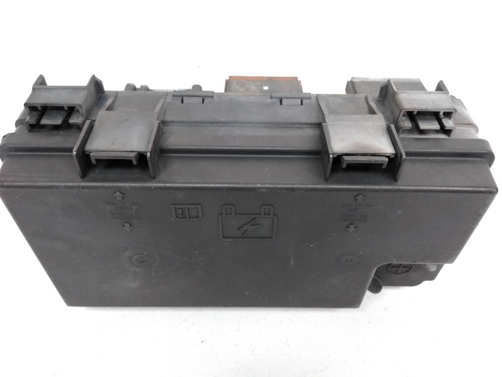 56049720AR Chrysler 2008 2009 Town & Country Fuse Box Engine Bay TIPM OEM B2