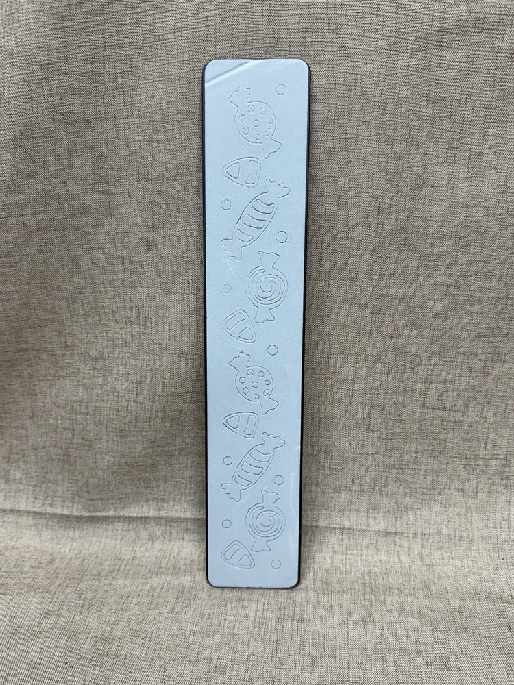 Sizzix Decorative Strip Die - Candy - Halloween, Candy Corn