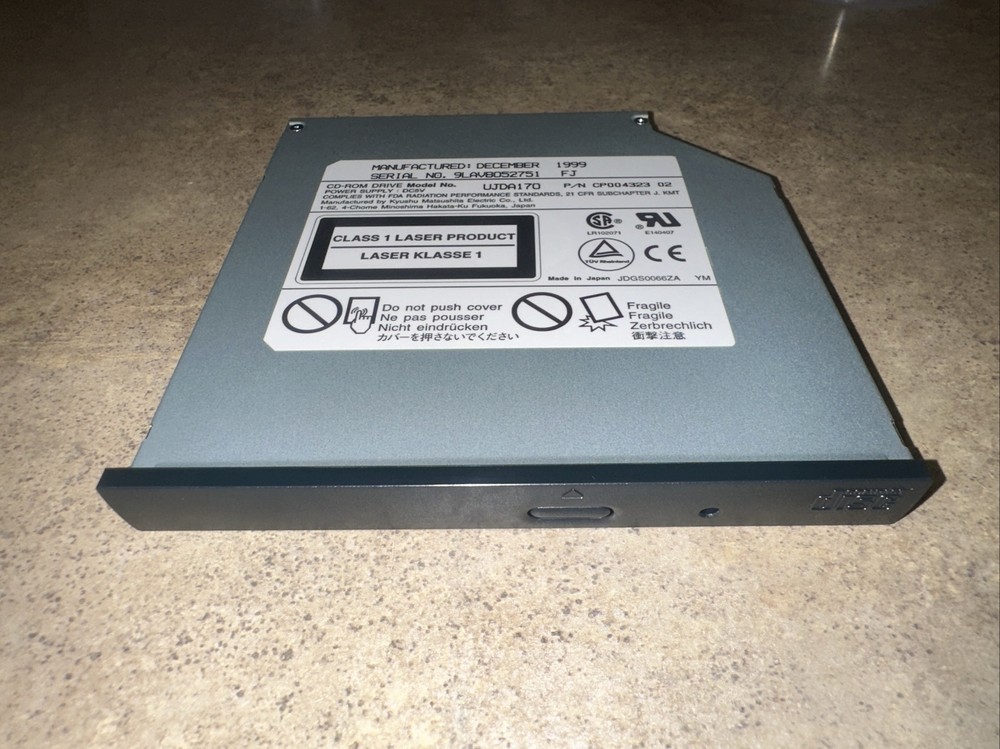 Fujitsu Siemens E-Series E6540 E6560 E6570 CD ROM UJDA170 CD Dvd Burner Drive