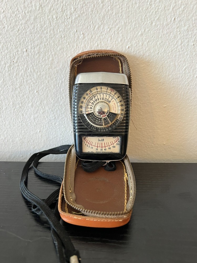 Dejur Dual Professional Hand-Held Camera Light / Exposure Meter - Untested