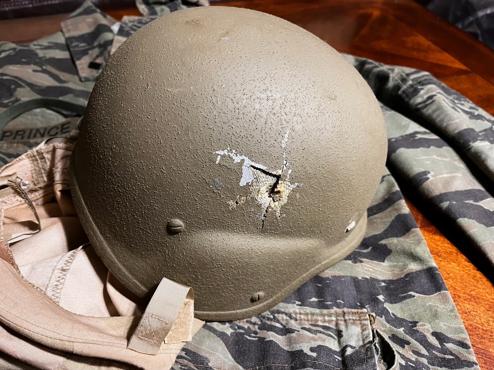 PASGT Helmet Cover Battle Damaged Iraq Desert Storm and OPFOR Shirt US Army OBO