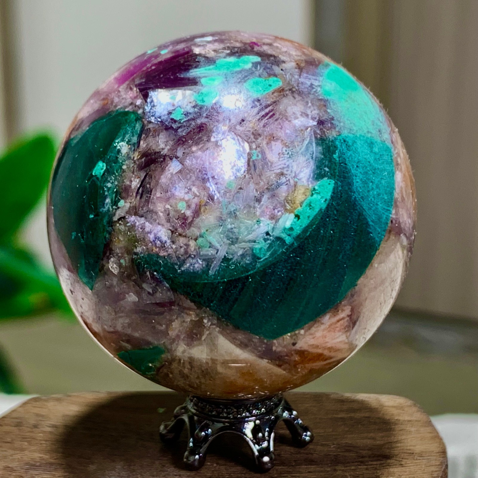 40G Newly discovered rare malachite purple mica symbiotic sphere restoration