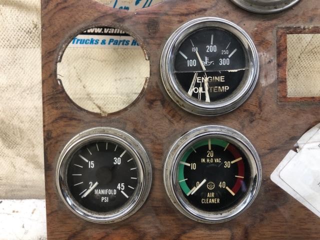 Peterbilt 377 Speedometer Instrument Cluster - Used