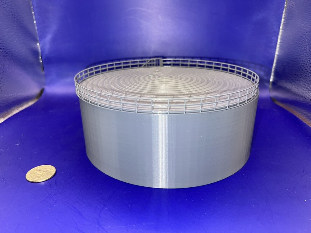 Oil Refinery - Large Refinery Storage Tank : HO scale