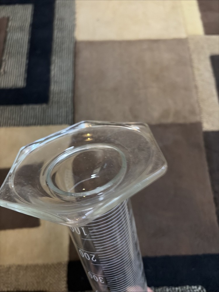 1000 ml graduated cylinder