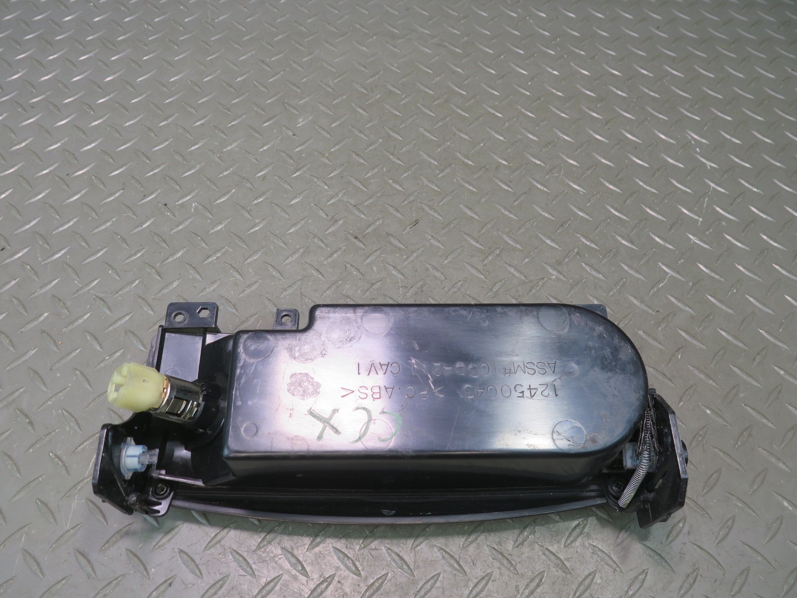 2004-2009 CADILLAC XLR CENTER CONSOLE CUP HOLDER 12450043