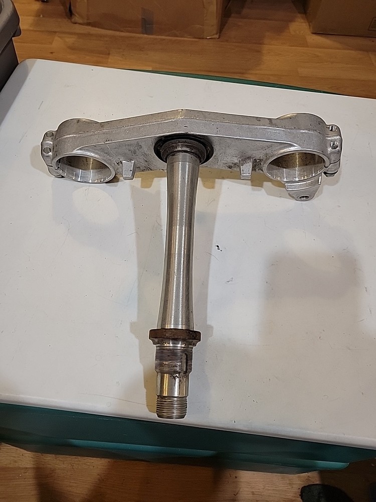 1999-2007 OEM Suzuki Hayabusa BOTTOM TREE - USED  (E)