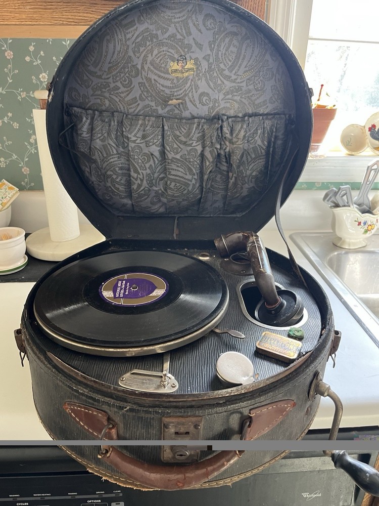 Arryola Flapper Portable Gramophone Record Player- OBO