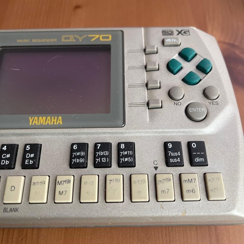 Yamaha QY70 Mobile Sequencer JANK w/adapter
