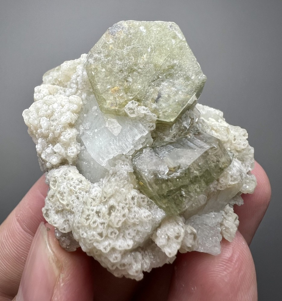 237 Ct. Fluorescent Rare Hexagonal Apatite Crystals, Mica, Unknown On Matrix @Af