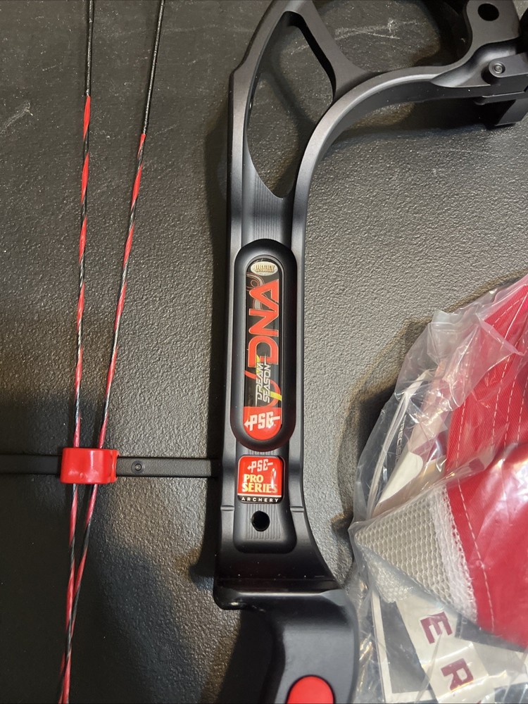 New Black PSE DS DNA CC 60# Left Hand Bow