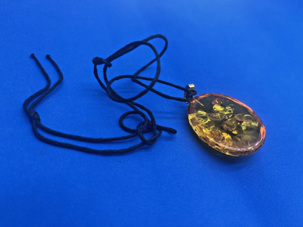 VINTAGE AMBER PENDANT 4 CM