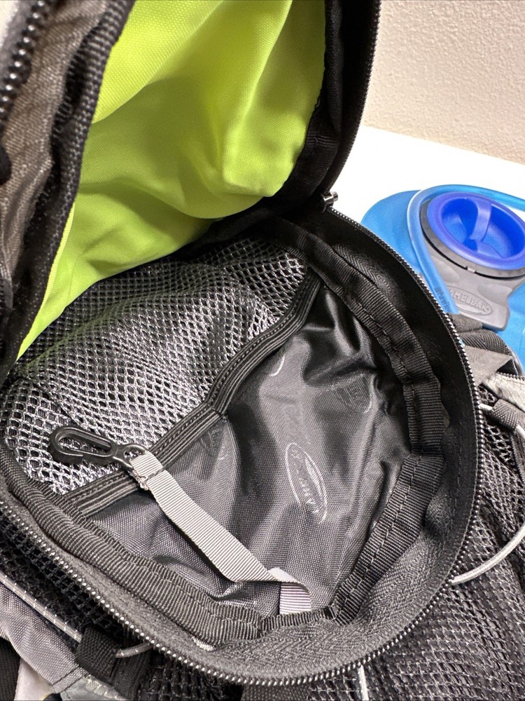 Camelbak M.U.L.E Hydration Backpack Black grey with bladder