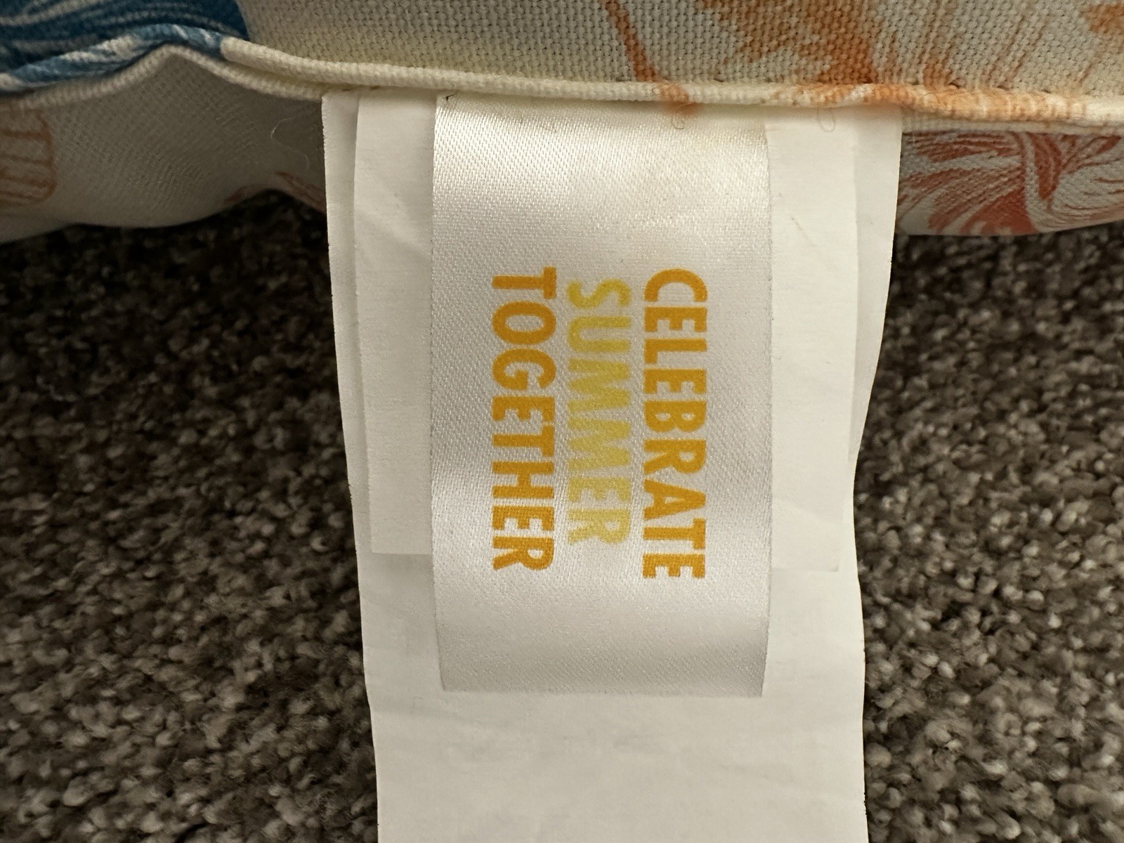 OUTDOOR Patio CHAIR Tufted CUSHIONS (4) & Love Seat (1) BRAND NEW - 5 Total