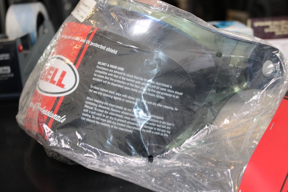 BULLITT BUBBLE GOLD IRIDIUM BLACK SHIELD BY BELL