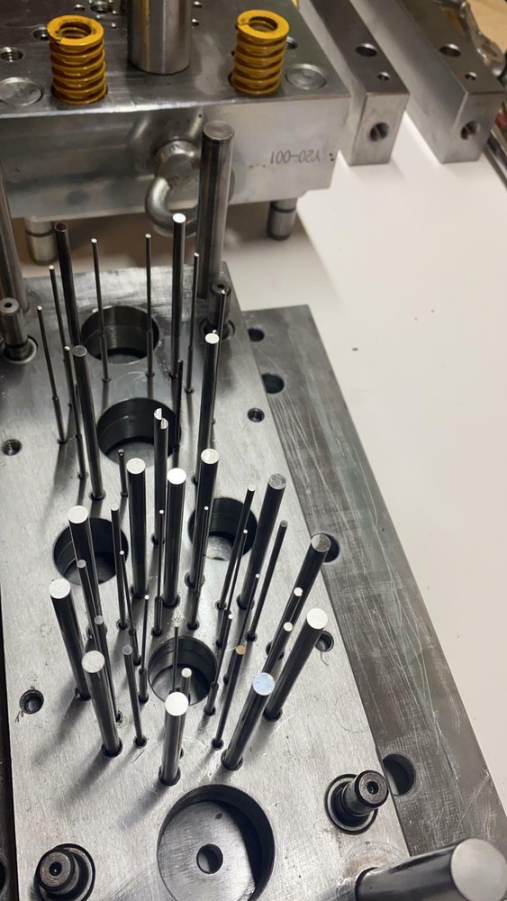 Injection molding service, plastics contract manufacturing