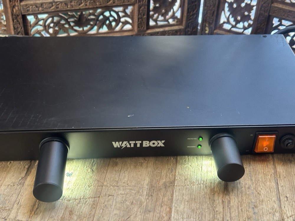 WATTBOX B9PB02P6 Power Surge Protector