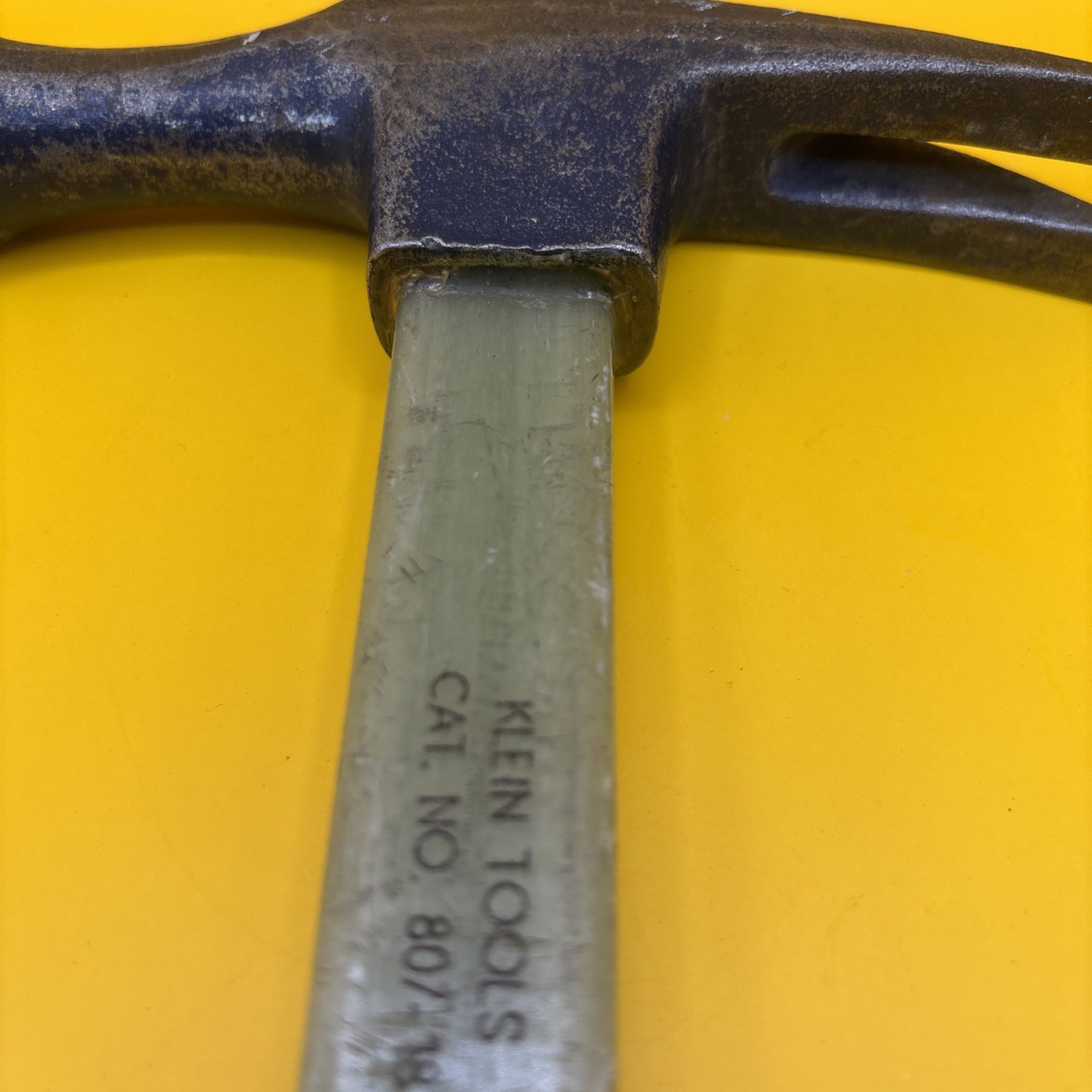 Klein Electrician's Straight-Claw Hammer Fiberglass 807-18