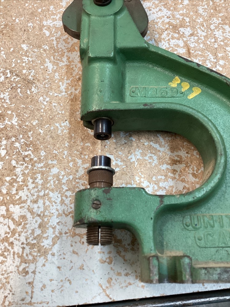 UNITED CARR M369 CUSTOM PRESS PUNCH GREEN