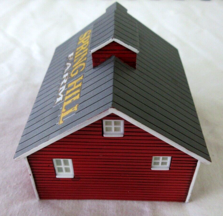 MOLDED RESEN BARN