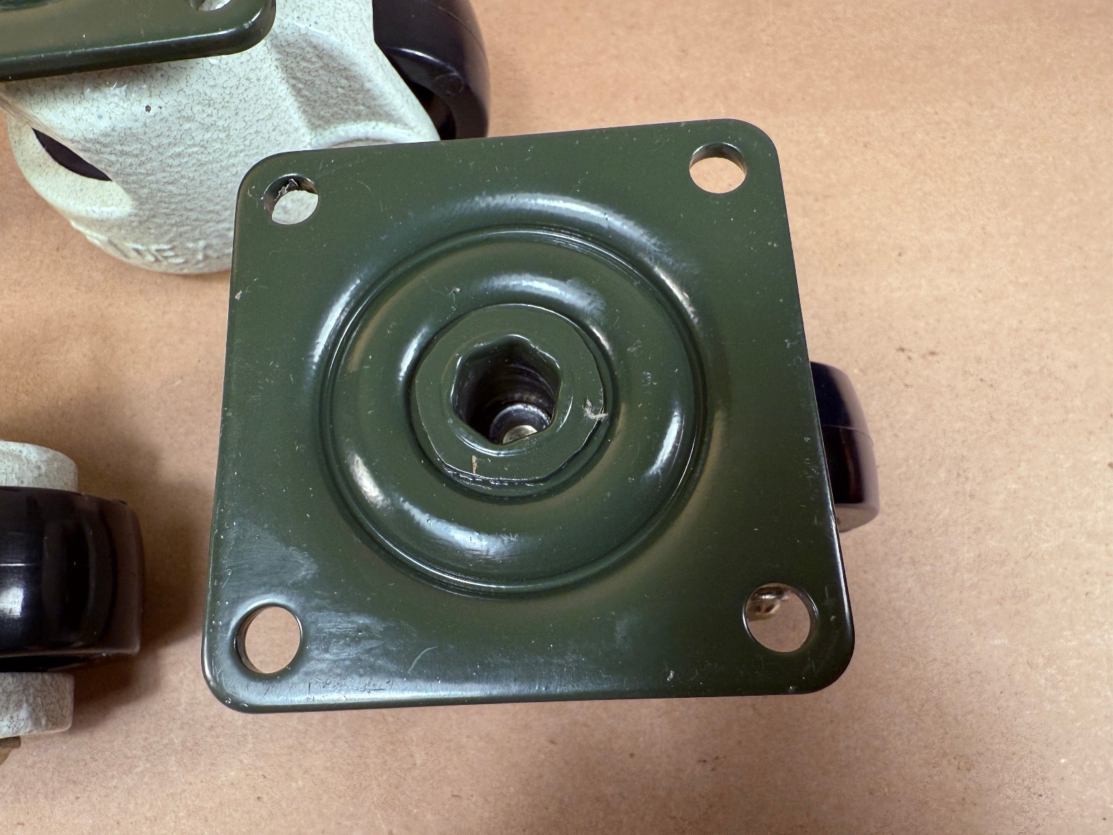 Bolton Tools 4pcs 60F Retractable Leveling Machine 2" Caster Plate 550lbs Nylon