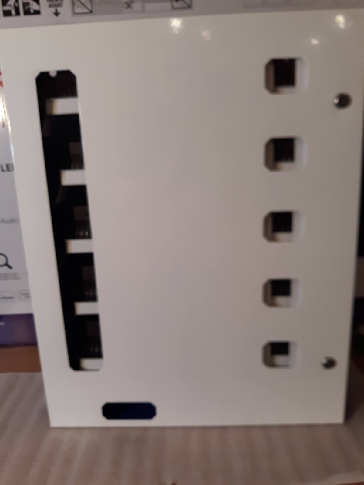 Medicine Vending Machine - Medical supplies - condoms - adjustable pricing