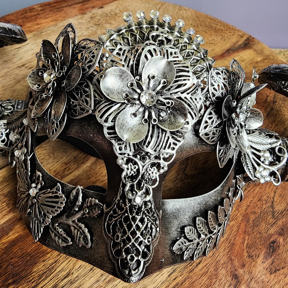 Attitude Studio Silver Floral Mythical Horn Mask