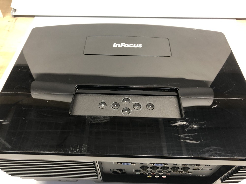 InFocus Model IN5312 Projector Below 1000Hrs Black Read Description