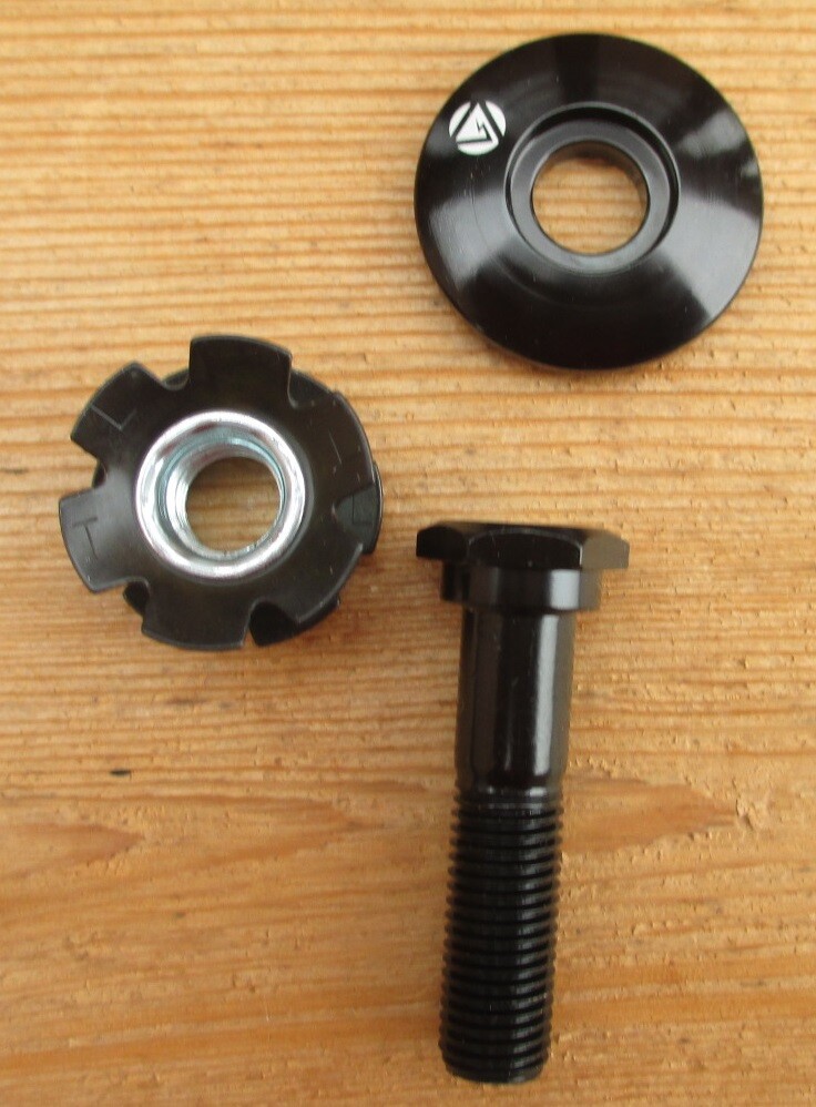 F/S Threadless Top Cap BlACK-OPS CAP 1 1/8 BOLT&STAR Nut