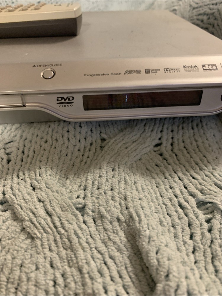 Zenith DVB412 DVD/CD Player Silver With Remote Progressive Scan