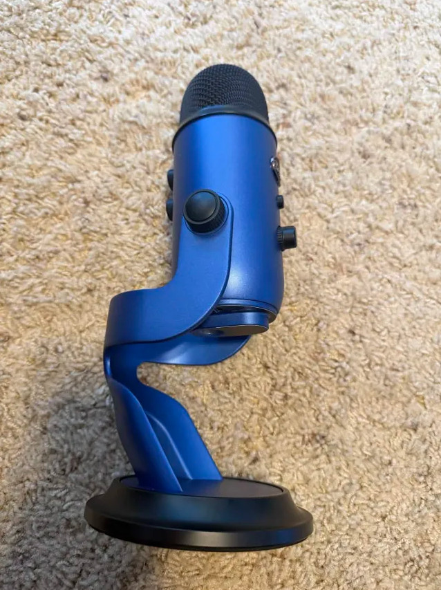 Logitech Blue Yeti USB Microphone – Midnight Blue