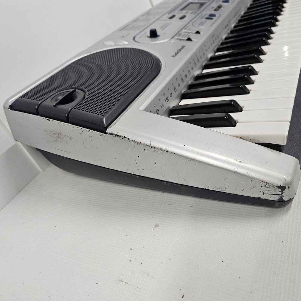 Radio Shack MIDI Lighted System Learner Keyboard 61 Keys LK-1261 (read)