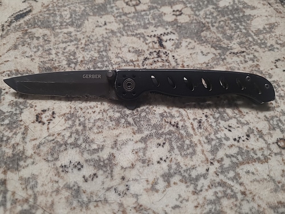 Gerber Evo Junior Titanium Pocket Knife Combo Edge Blade