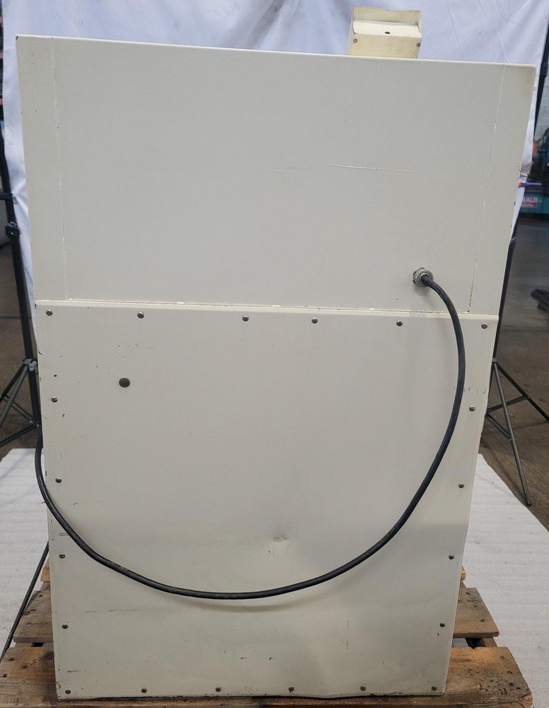 EdgeGARD IV-22 Laminar Flow Clean Bench