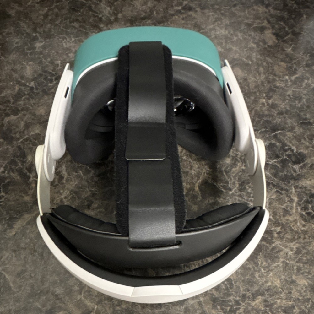 Meta Quest 3s VR Headset Bundle with Controllers, Carrying Case, and Link Cable