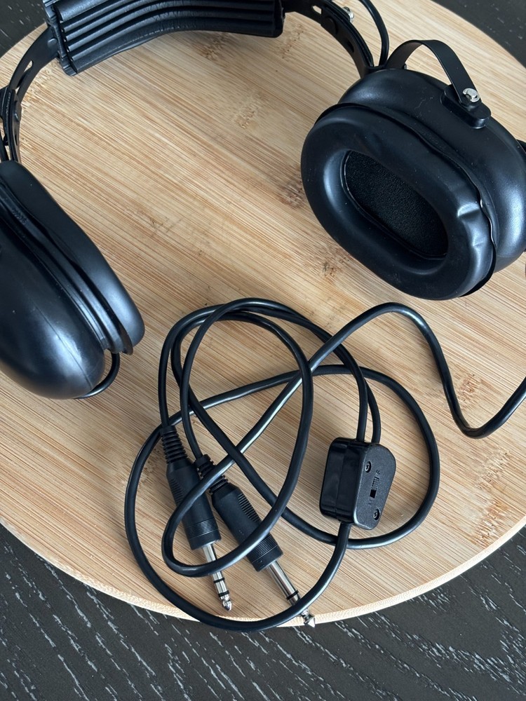 Flightcom Headset with Sonetics A-7A Microphone w Case