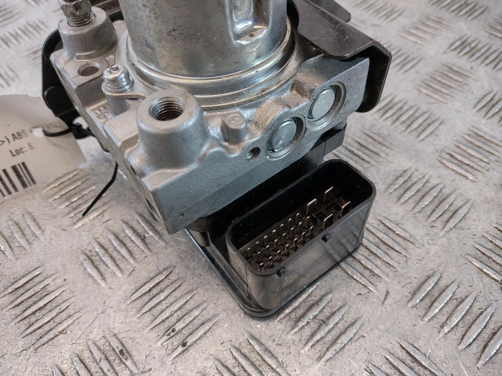 2016 TRIUMPH SPRINT GT 1050 ABS Pump