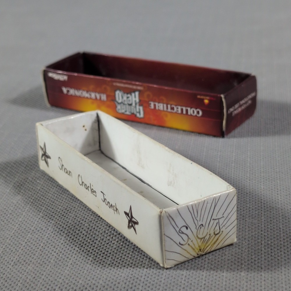Guitar Hero Harmonica Activision collectible - Damaged Box
