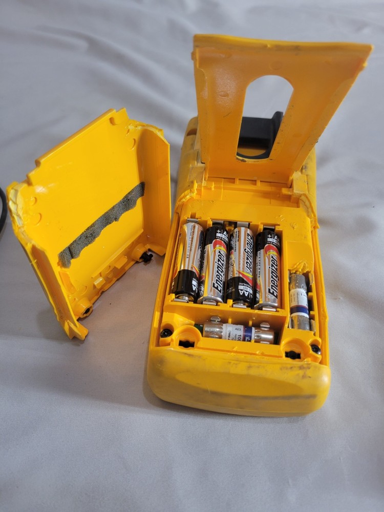 Fluke 789 ProcessMeter Process Calibrator with Test Leads and Carry Case