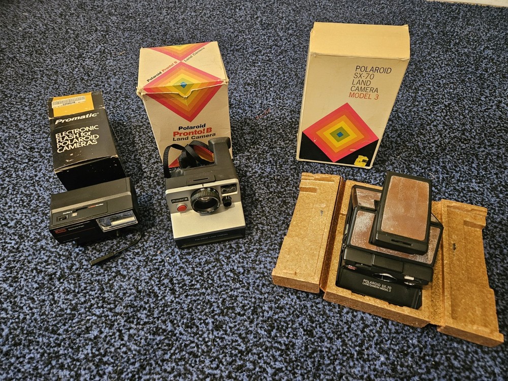 Polaroid SX-70 Land Camera Model 3 & Polaroid Pronto! B Untested
