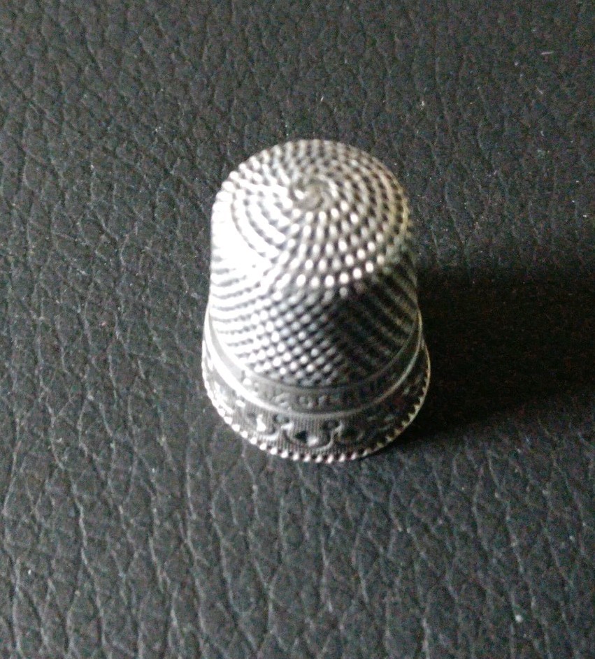Antique Victorian sterling silver thimble size 8
