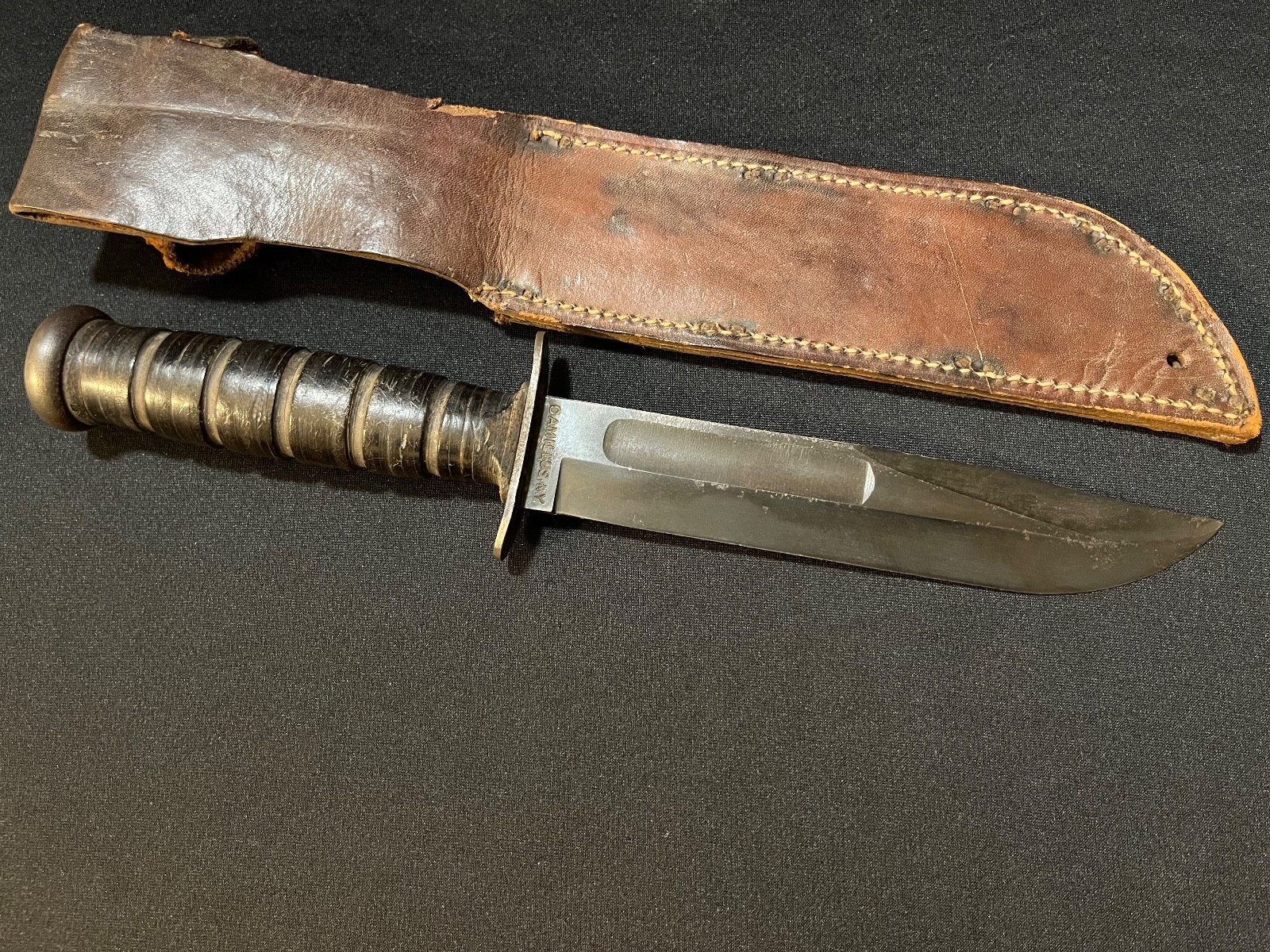 US Camillus WWII knife -Mark 2 Fighting WW2/Bld-Marked -SCREW TOP