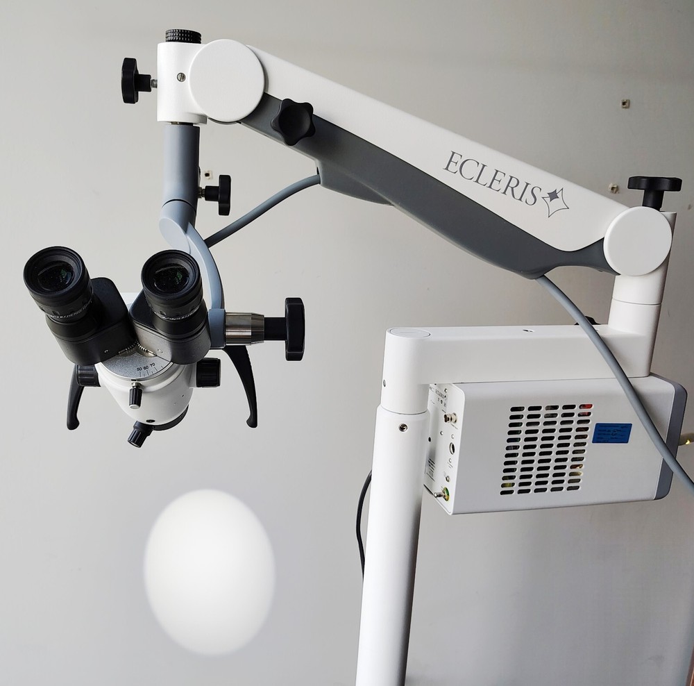 Ecleris Microstar Microscope U10M100F with Ecleris Everlux Light Source