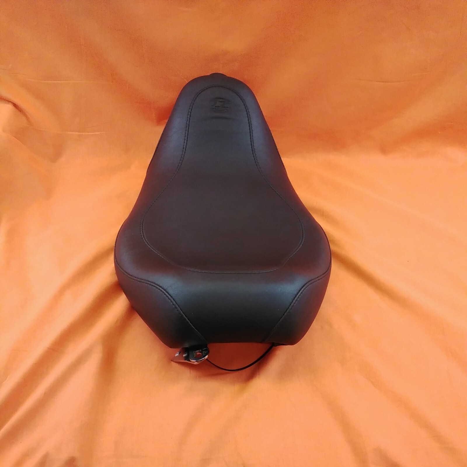 MUSTANG WIDE TRIPPER SOLO SEAT FOR HARLEY-DAVIDSON TOURING 76692