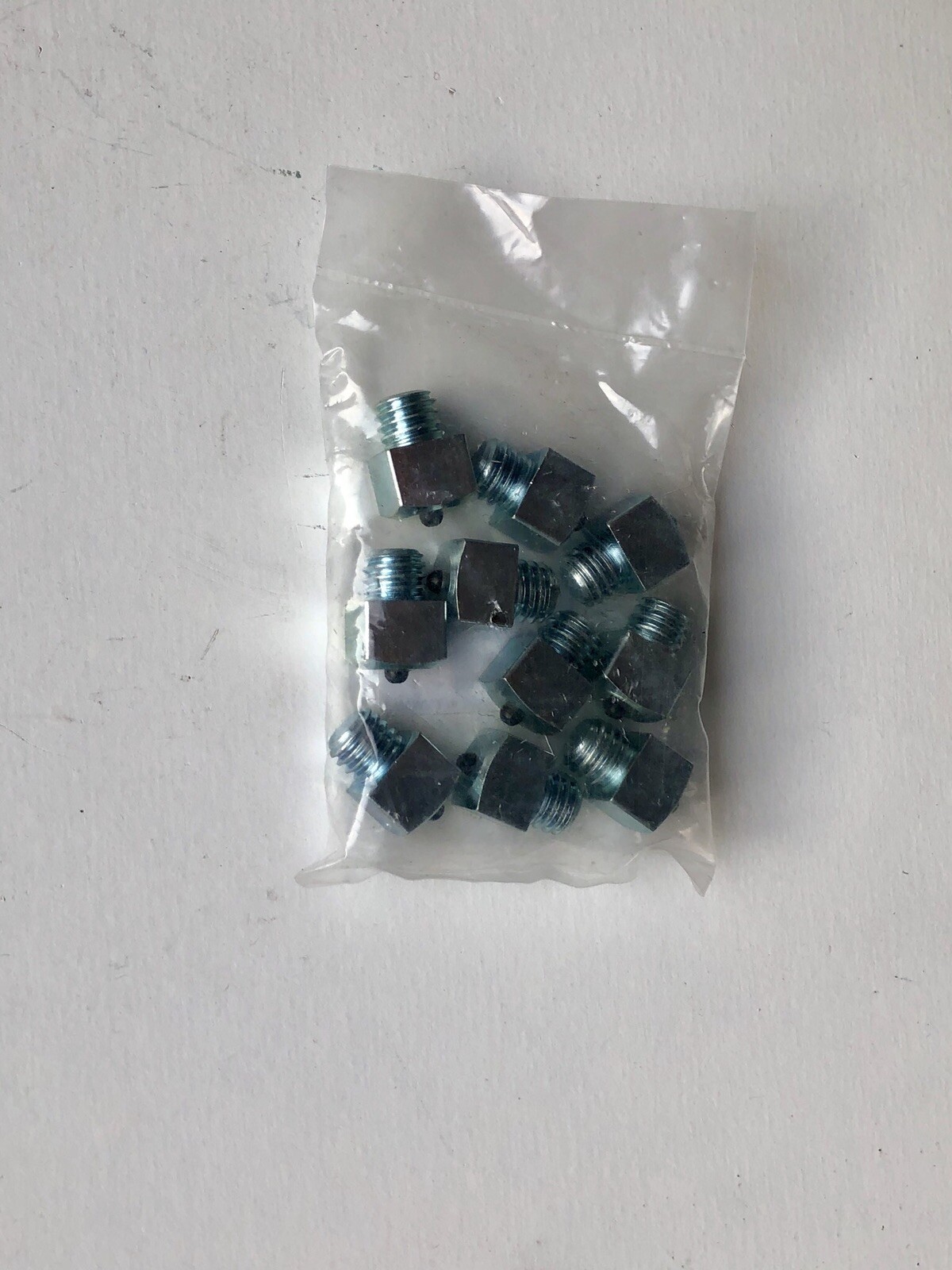 NUNN FINER V Stud 60V (Pack of 10)